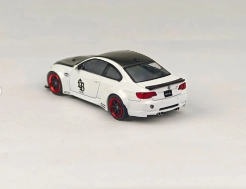 Fine Model - Bmw LB M3 E92 - LB Carbon Roof & Hood - White