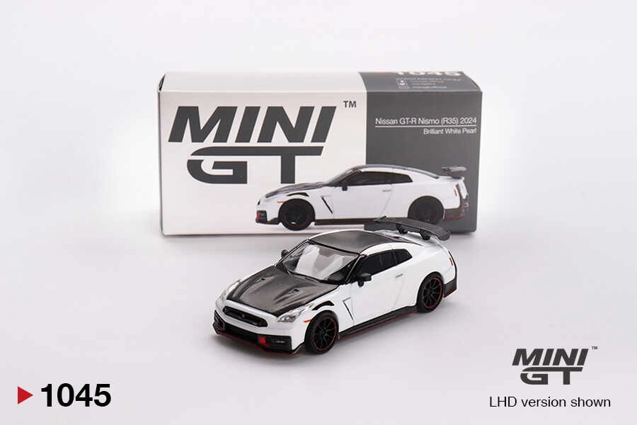 Nissan GT-R Nismo 2024 Brilliant White Pearl MGT01045 - Blister