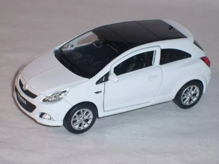 Opel Corsa D - 1:36 Ölçek Çek Bırak - Kapılar Açılır