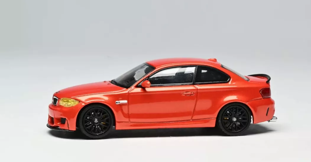 7Cm Model - BMW 1M Coupe Shakir Orange - 1:64 Plexi Glass