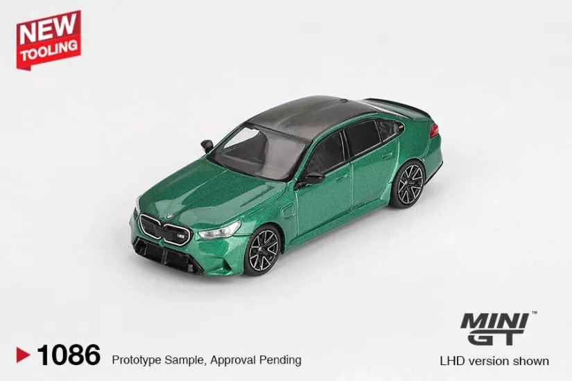 Mini GT 1/64 BMW M5 (G90) Isle of Man Green Metallic MGT01086