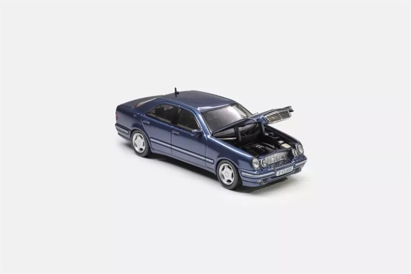 Maxwell - Mercedes Benz - w210 - 1:64 - Mavi - Jelatinsiz