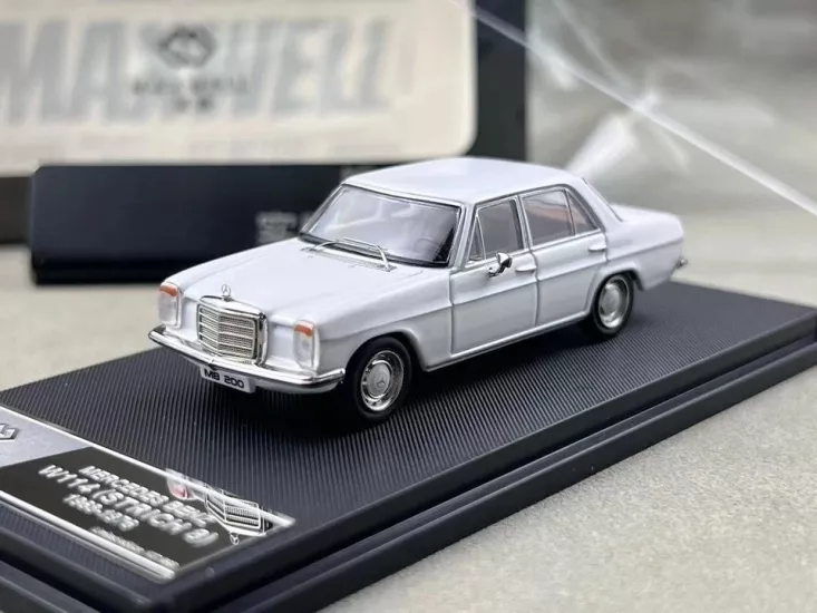 Maxwell - Mercedes Benz - w114-w115 - 1:64 - Beyaz