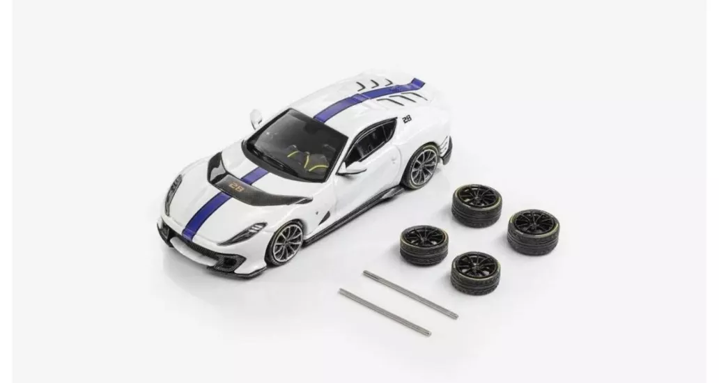 Fuelme x Toc Ferrari 812 Deluxe Version Limited Edition Bianco Azzurrato
